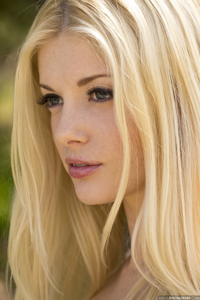 Charlotte Stokely in Charlotte Stokely photo 16 of 17